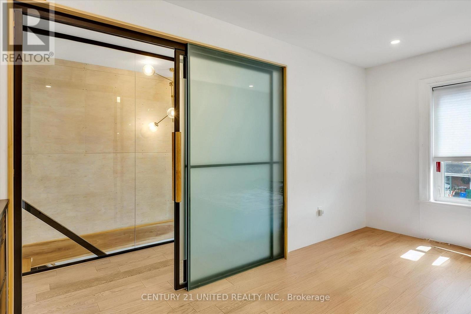 508 Sherbrooke Street, Peterborough (Town Ward 3), Ontario  K9J 2P3 - Photo 16 - X12430327