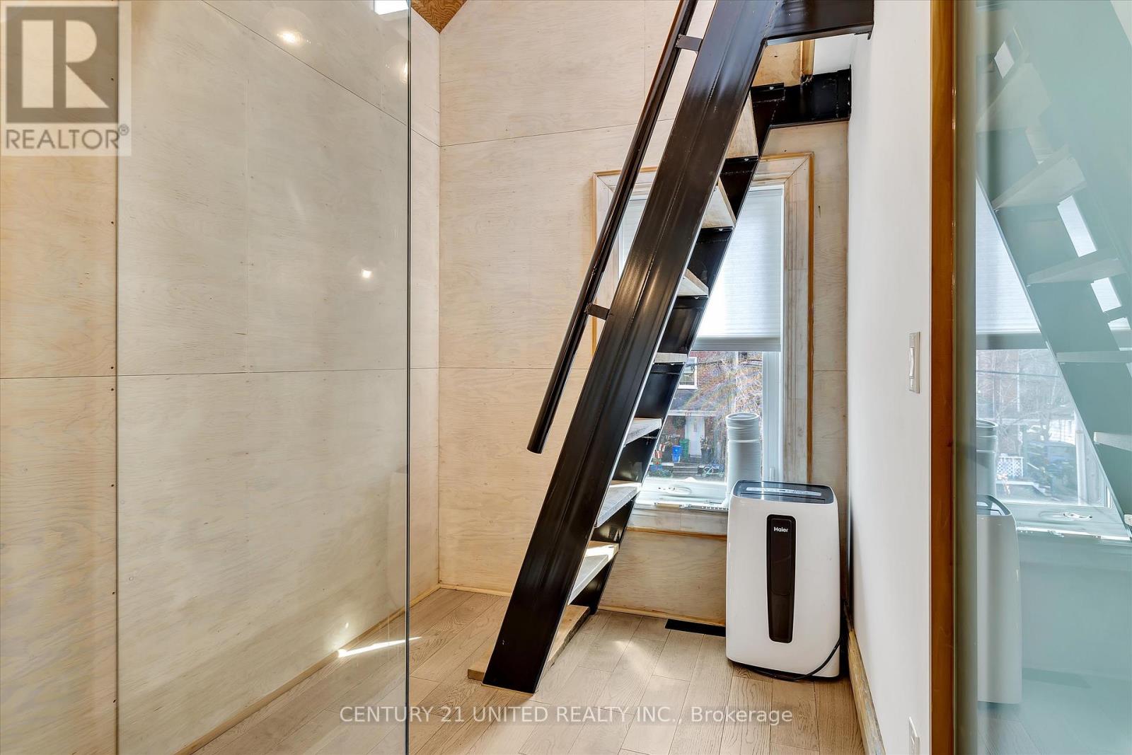 508 Sherbrooke Street, Peterborough (Town Ward 3), Ontario  K9J 2P3 - Photo 19 - X12430327