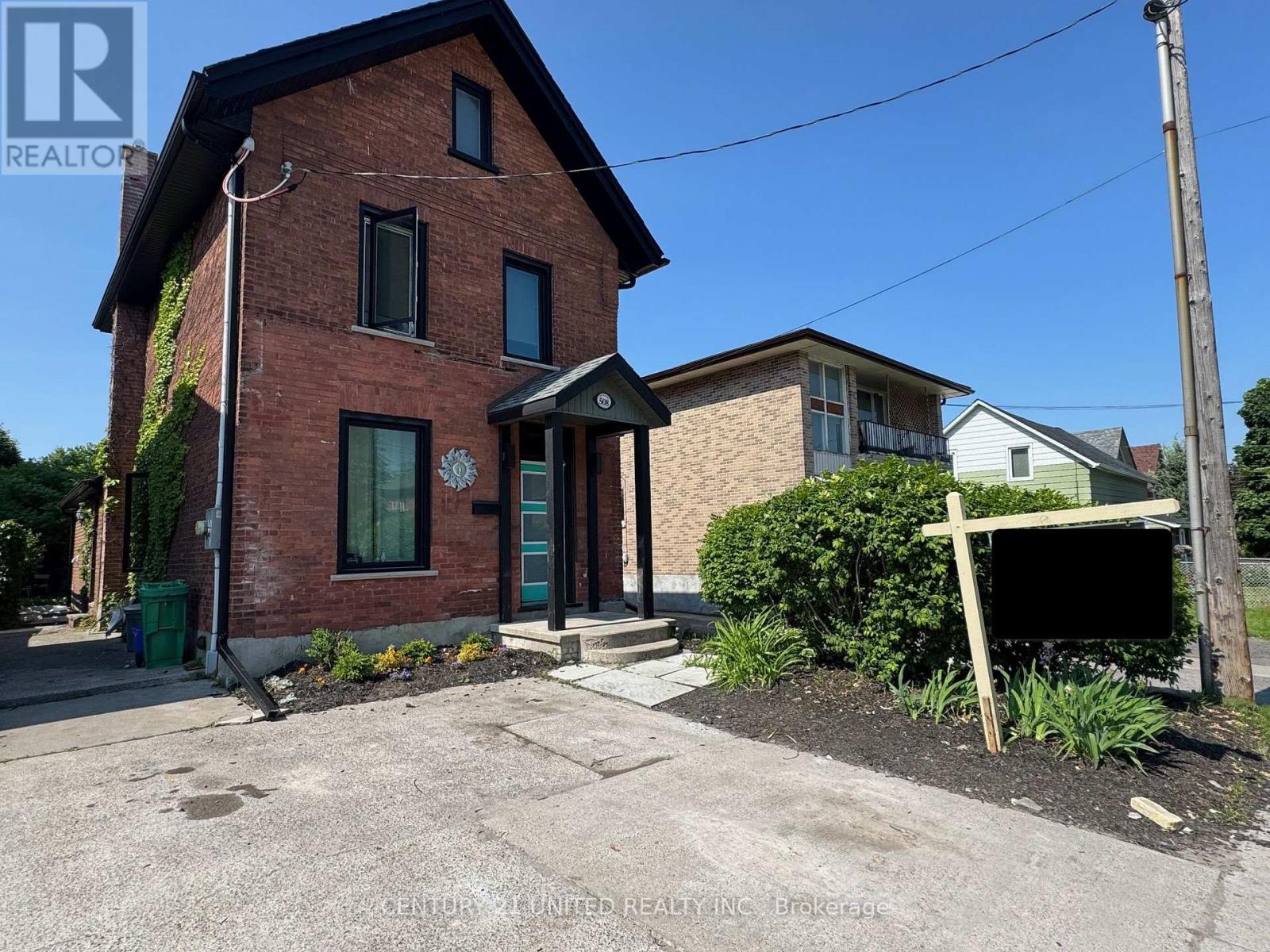 508 Sherbrooke Street, Peterborough (Town Ward 3), Ontario  K9J 2P3 - Photo 2 - X12430327