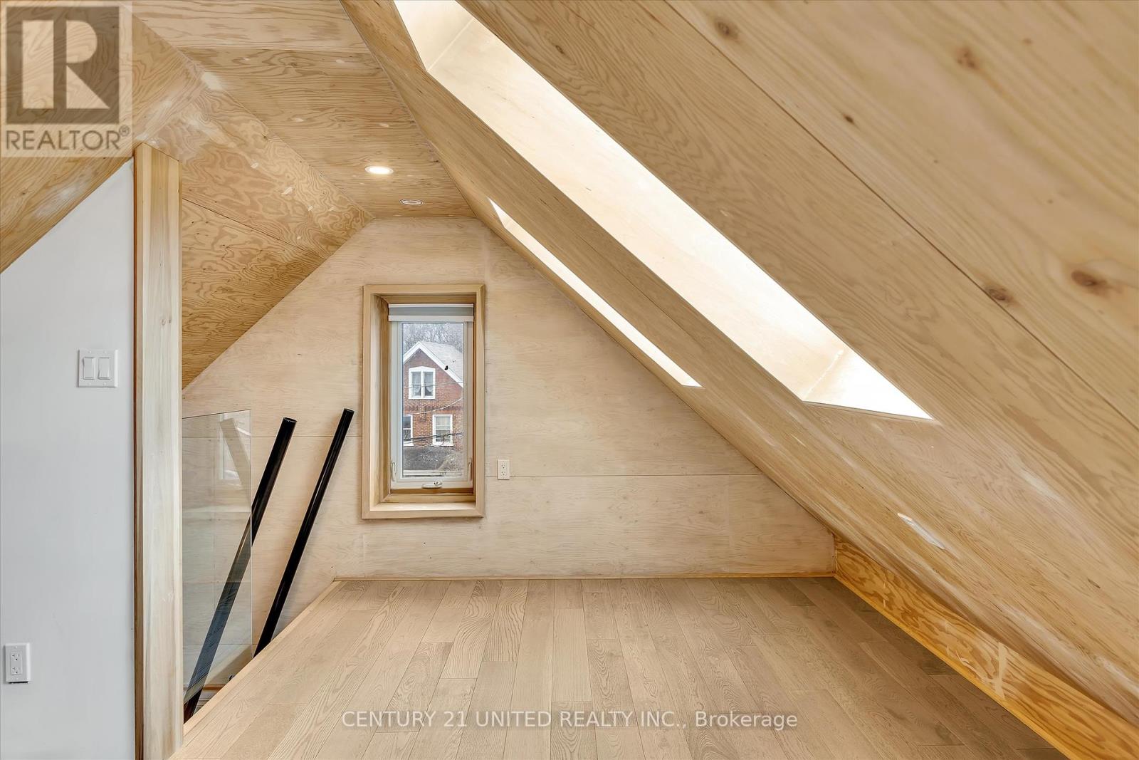 508 Sherbrooke Street, Peterborough (Town Ward 3), Ontario  K9J 2P3 - Photo 20 - X12430327