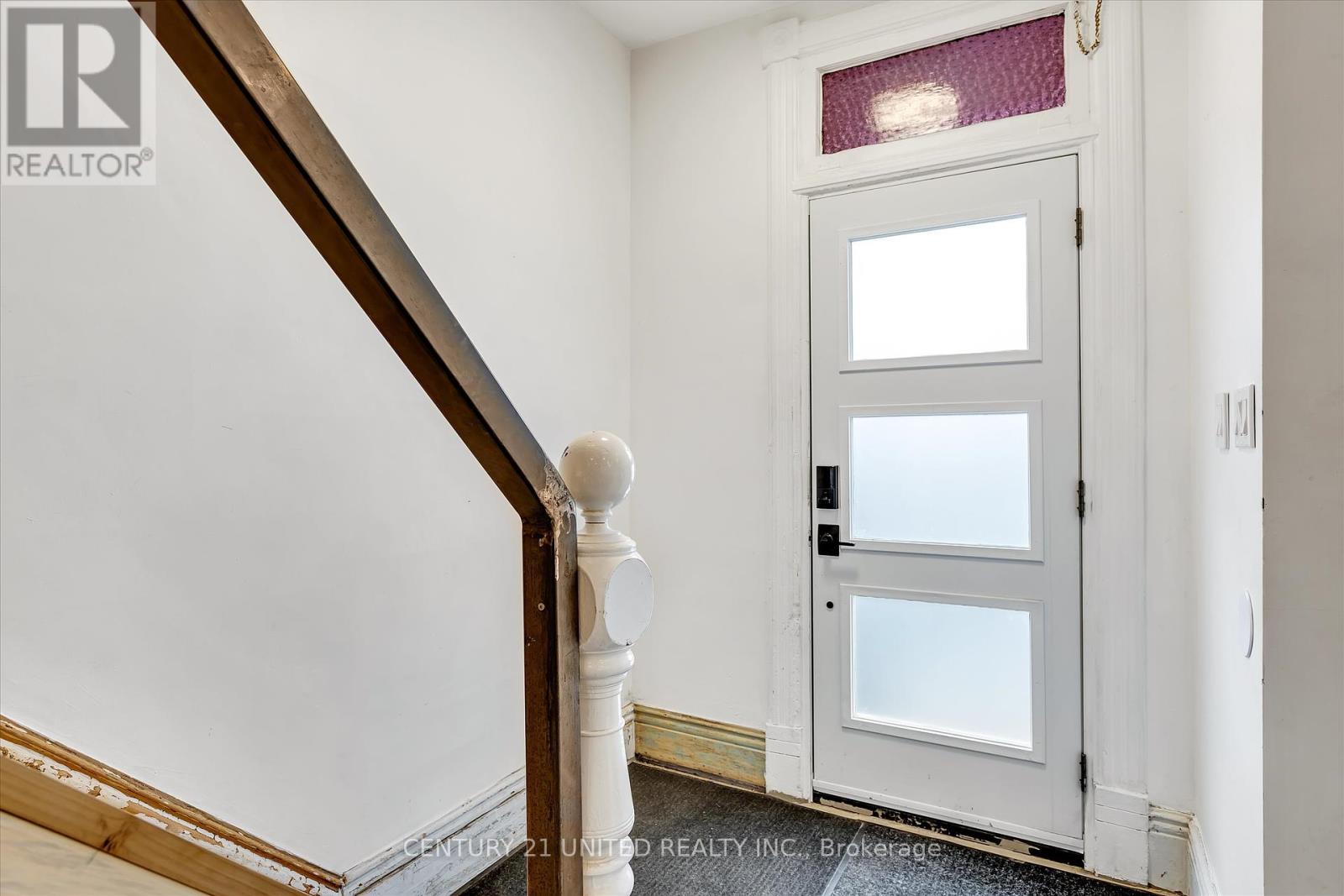 508 Sherbrooke Street, Peterborough (Town Ward 3), Ontario  K9J 2P3 - Photo 3 - X12430327