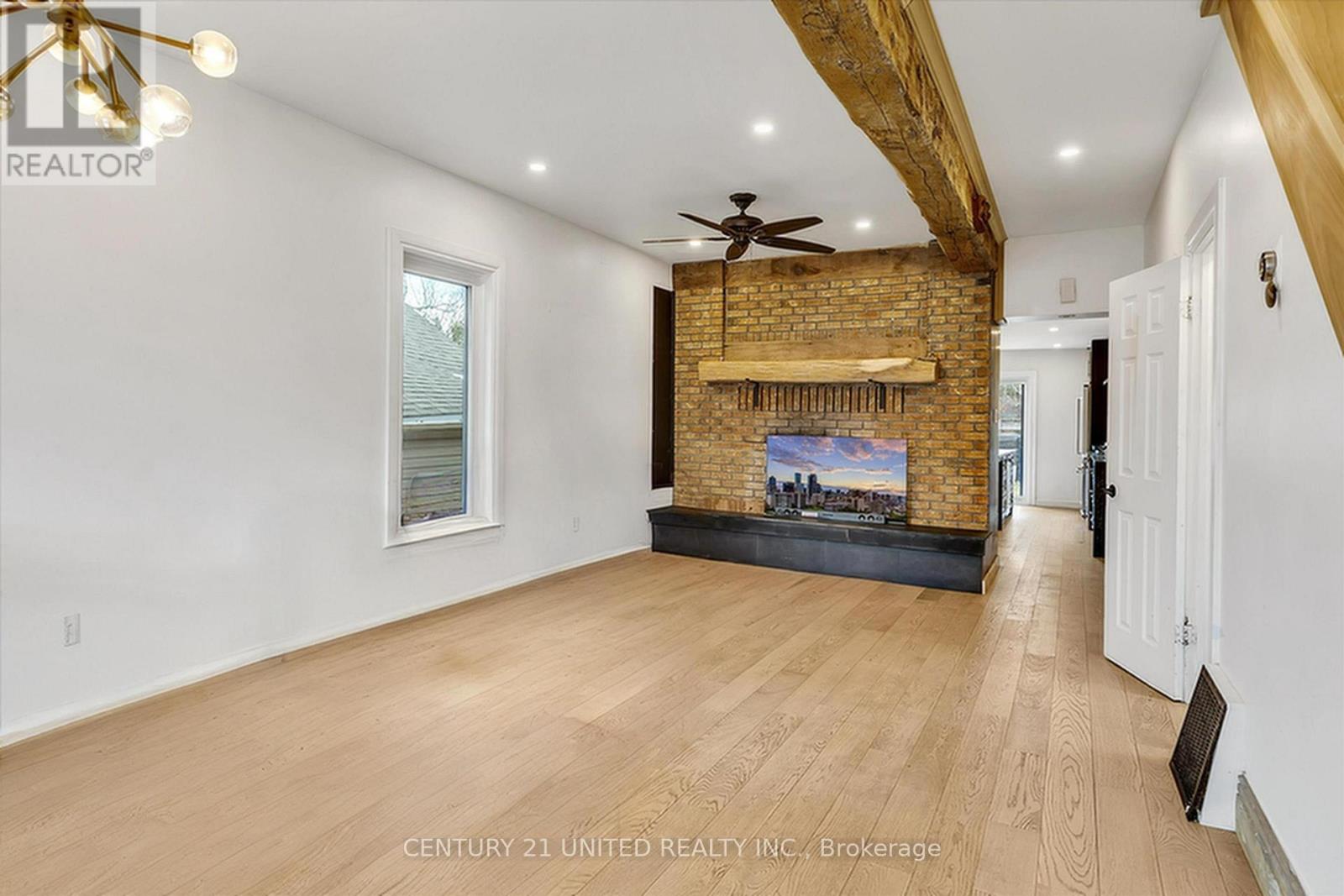 508 Sherbrooke Street, Peterborough (Town Ward 3), Ontario  K9J 2P3 - Photo 5 - X12430327