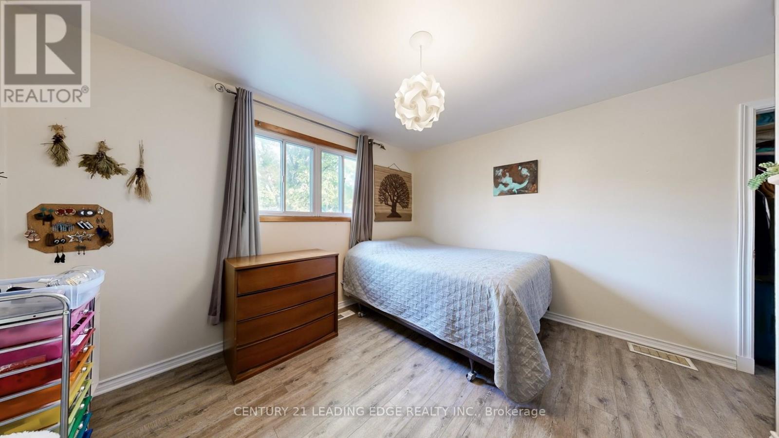 1311 Cartier Boulevard, Peterborough (Northcrest Ward 5), Ontario  K9H 6S4 - Photo 11 - X12431432