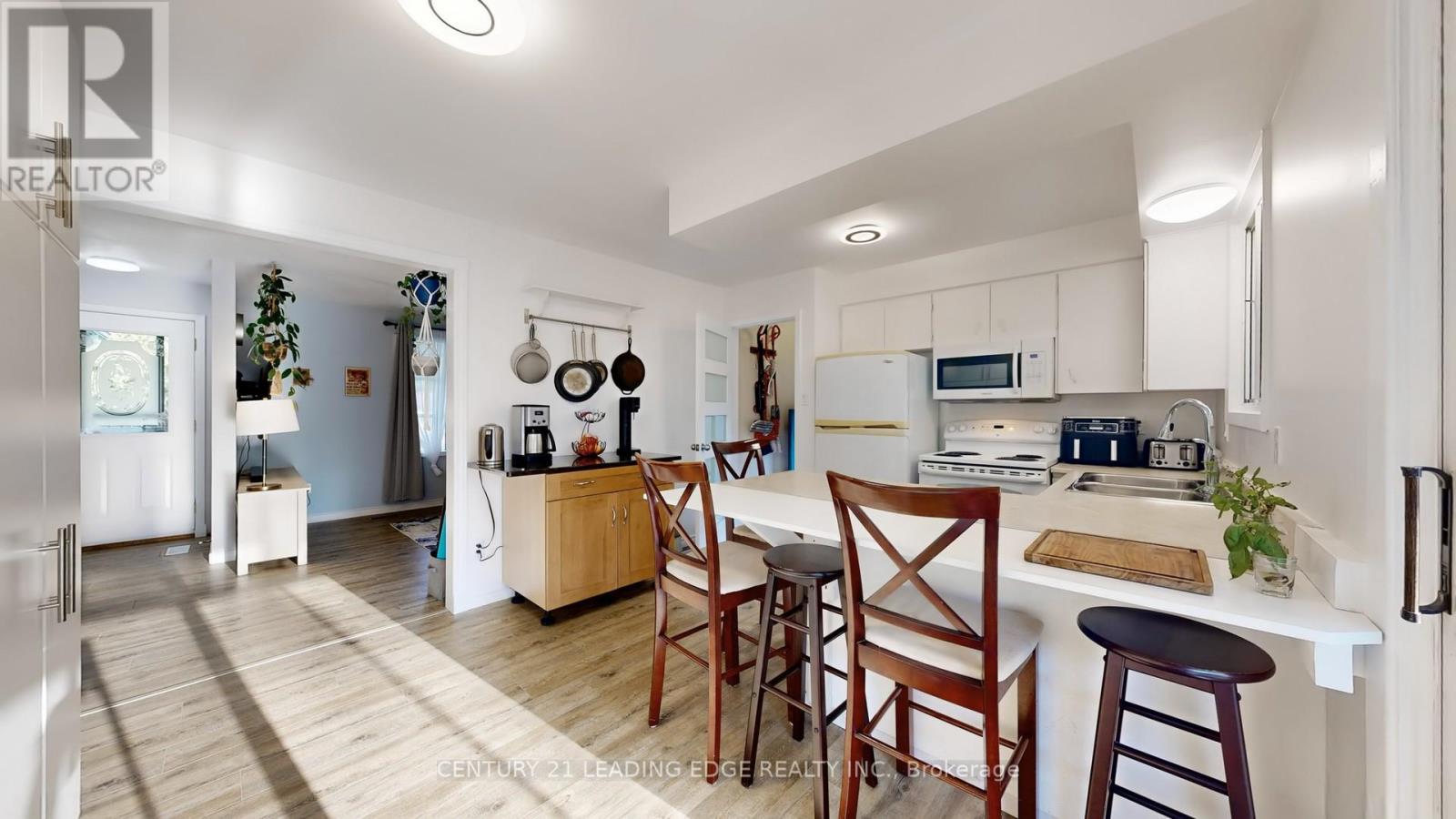 1311 Cartier Boulevard, Peterborough (Northcrest Ward 5), Ontario  K9H 6S4 - Photo 8 - X12431432