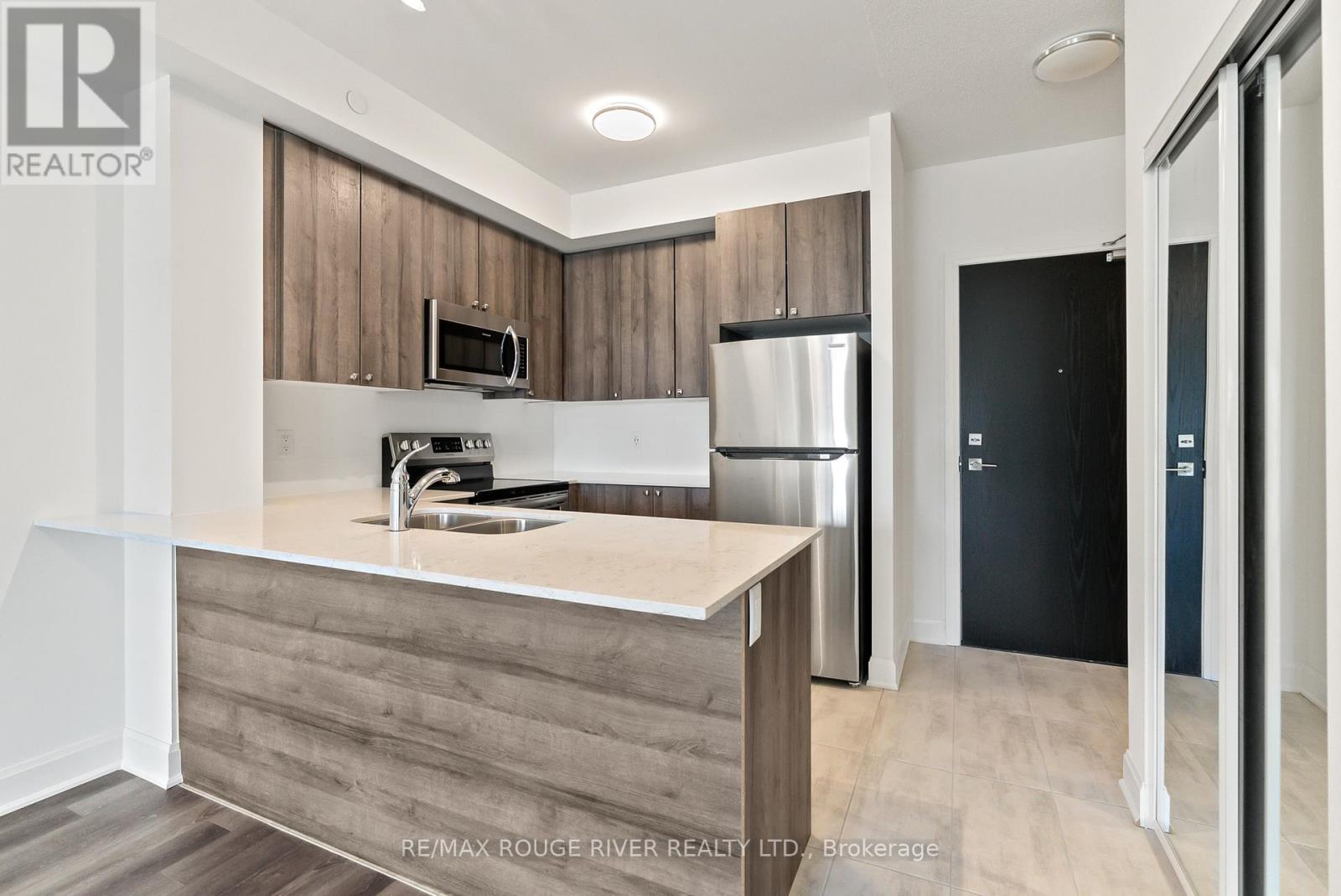 117 - 50 Lakebreeze Drive, Clarington (Newcastle), Ontario  L1B 0V9 - Photo 11 - E12431732