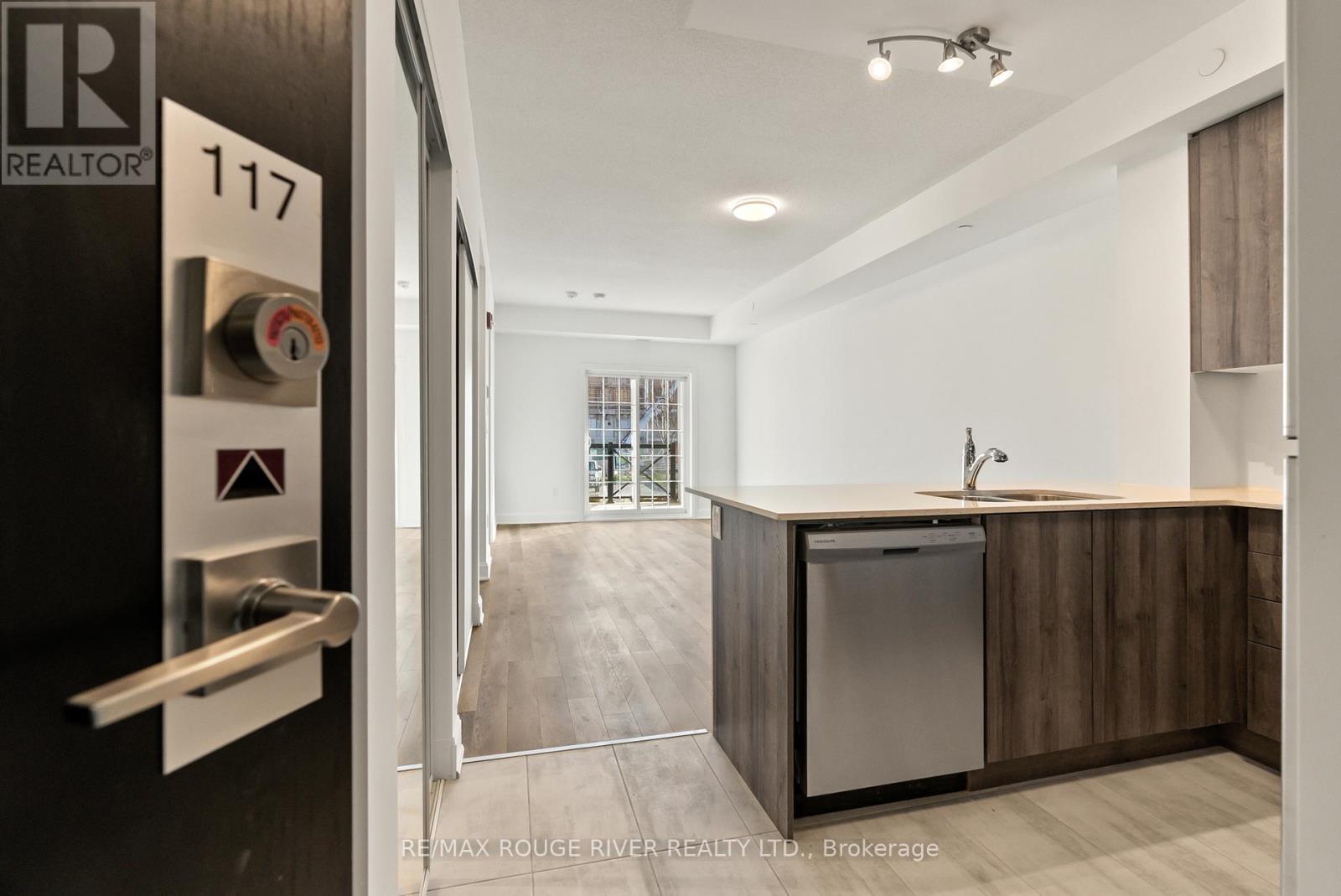 117 - 50 Lakebreeze Drive, Clarington (Newcastle), Ontario  L1B 0V9 - Photo 6 - E12431732