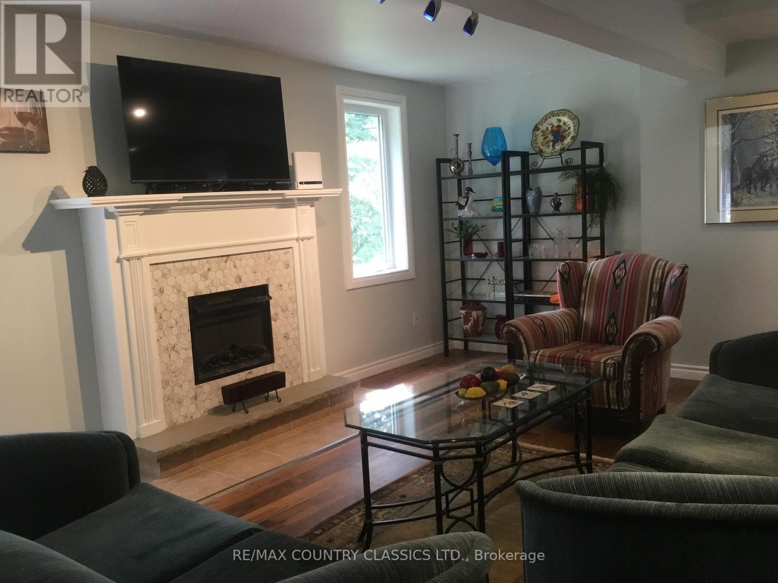 12 Hastings Street S, Bancroft (Bancroft Ward), Ontario  K0L 1C0 - Photo 16 - X12431756