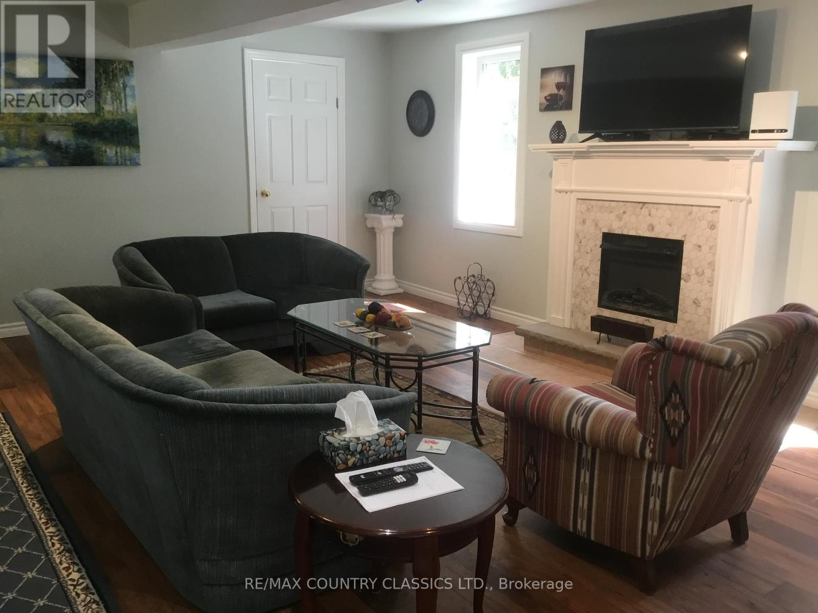 12 Hastings Street S, Bancroft (Bancroft Ward), Ontario  K0L 1C0 - Photo 17 - X12431756