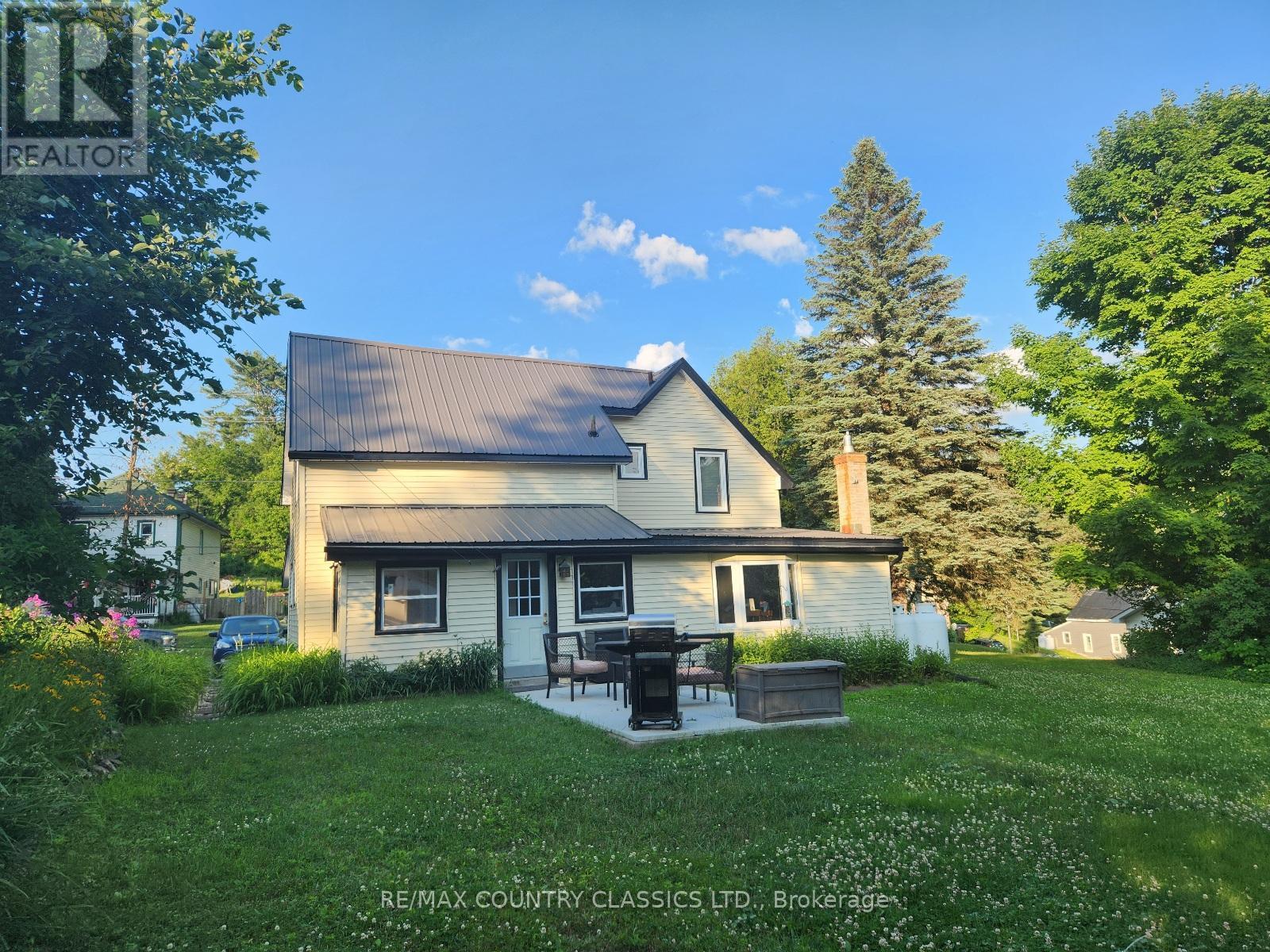 12 Hastings Street S, Bancroft (Bancroft Ward), Ontario  K0L 1C0 - Photo 8 - X12431756
