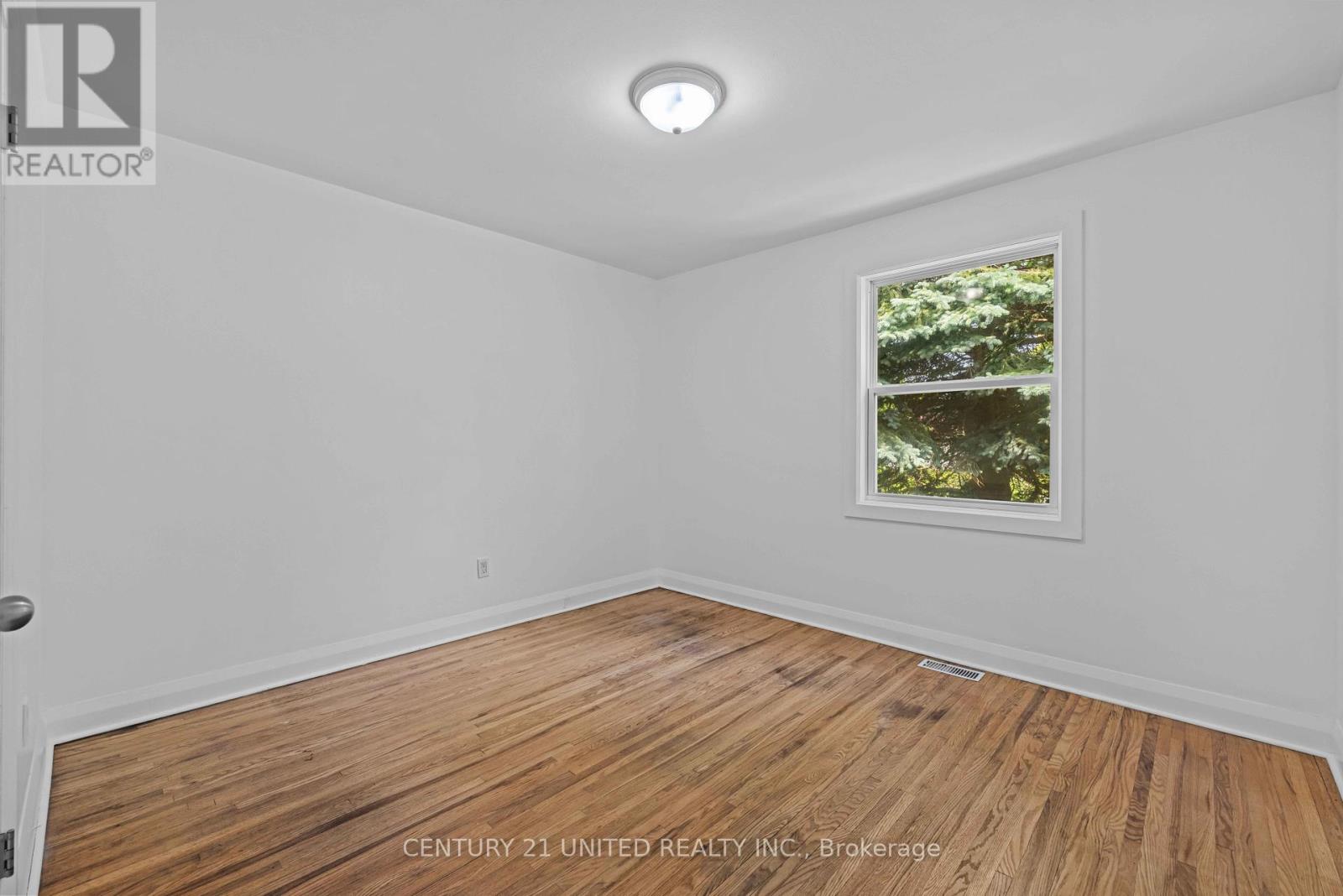 185 Dumble Avenue, Peterborough (Northcrest Ward 5), Ontario  K9H 5B3 - Photo 15 - X12432073