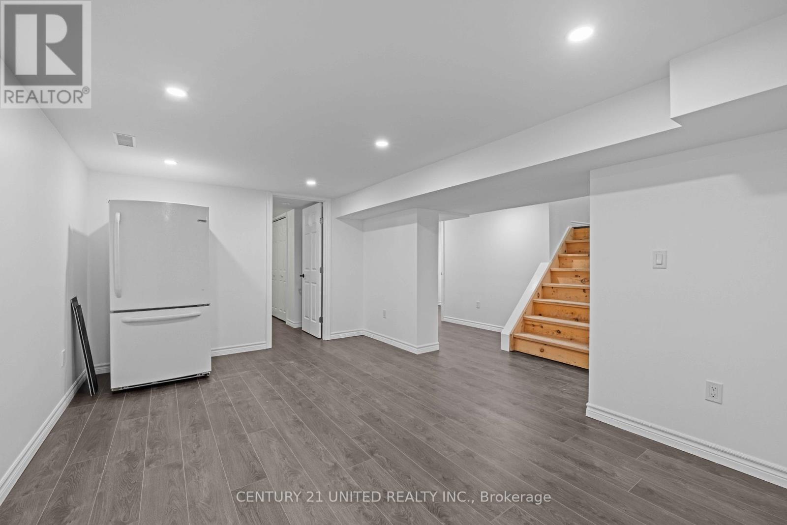 185 Dumble Avenue, Peterborough (Northcrest Ward 5), Ontario  K9H 5B3 - Photo 22 - X12432073