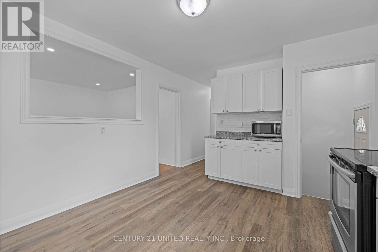 185 Dumble Avenue, Peterborough (Northcrest Ward 5), Ontario  K9H 5B3 - Photo 3 - X12432073