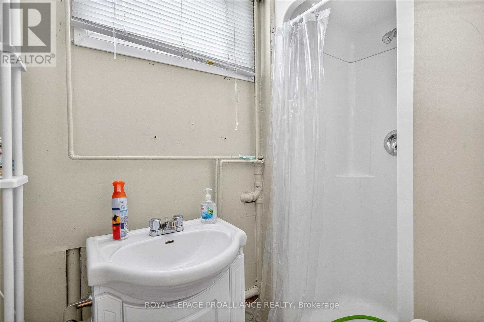 2 Seneca Road, Peterborough (Northcrest Ward 5), Ontario  K9H 6T9 - Photo 27 - X12431992