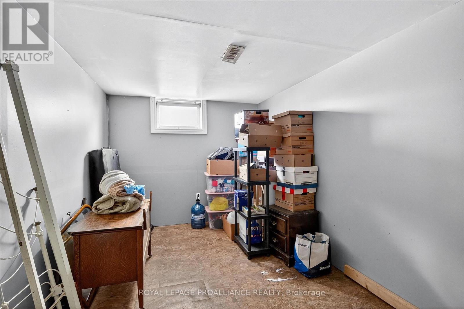 2 Seneca Road, Peterborough (Northcrest Ward 5), Ontario  K9H 6T9 - Photo 28 - X12431992