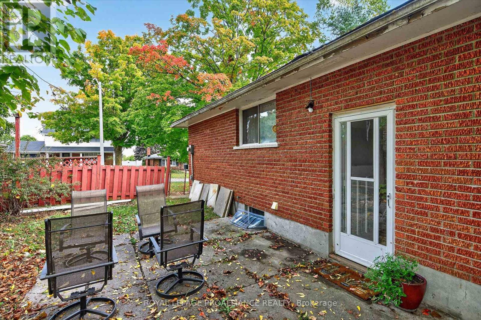 2 Seneca Road, Peterborough (Northcrest Ward 5), Ontario  K9H 6T9 - Photo 29 - X12431992