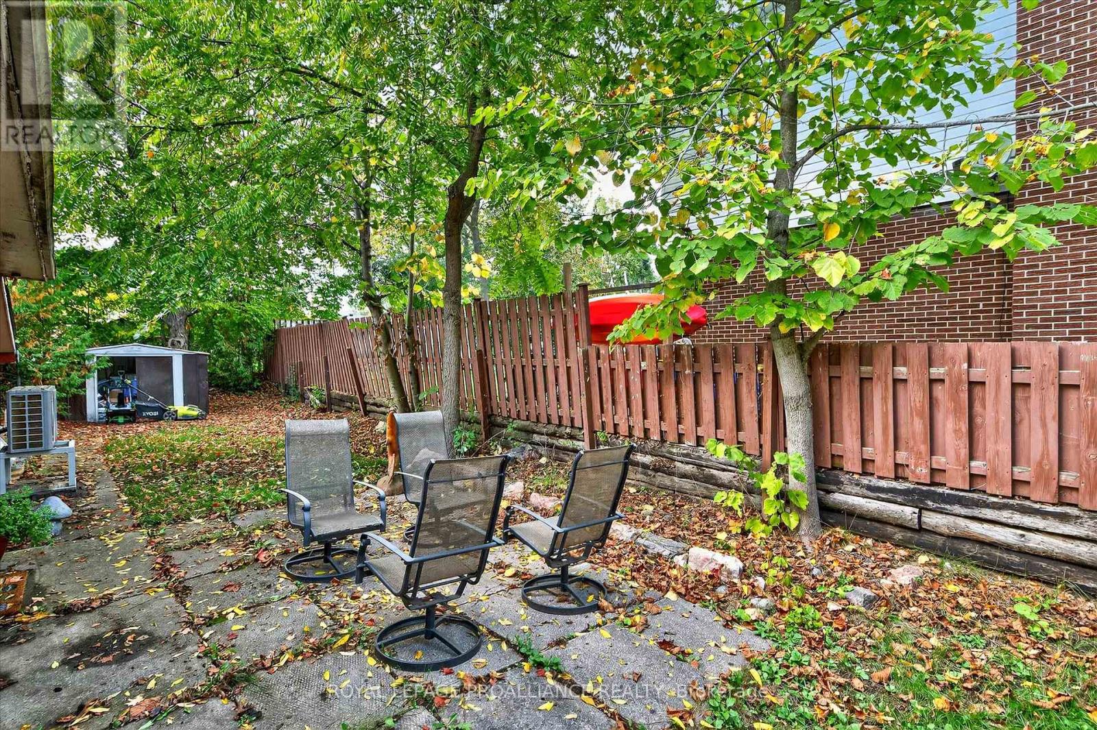 2 Seneca Road, Peterborough (Northcrest Ward 5), Ontario  K9H 6T9 - Photo 31 - X12431992