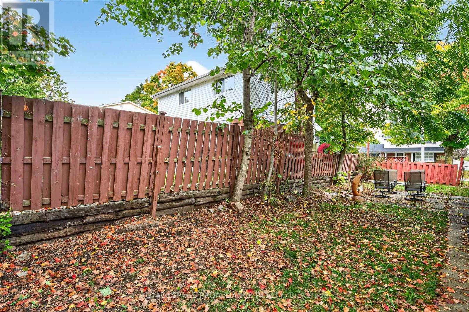 2 Seneca Road, Peterborough (Northcrest Ward 5), Ontario  K9H 6T9 - Photo 35 - X12431992