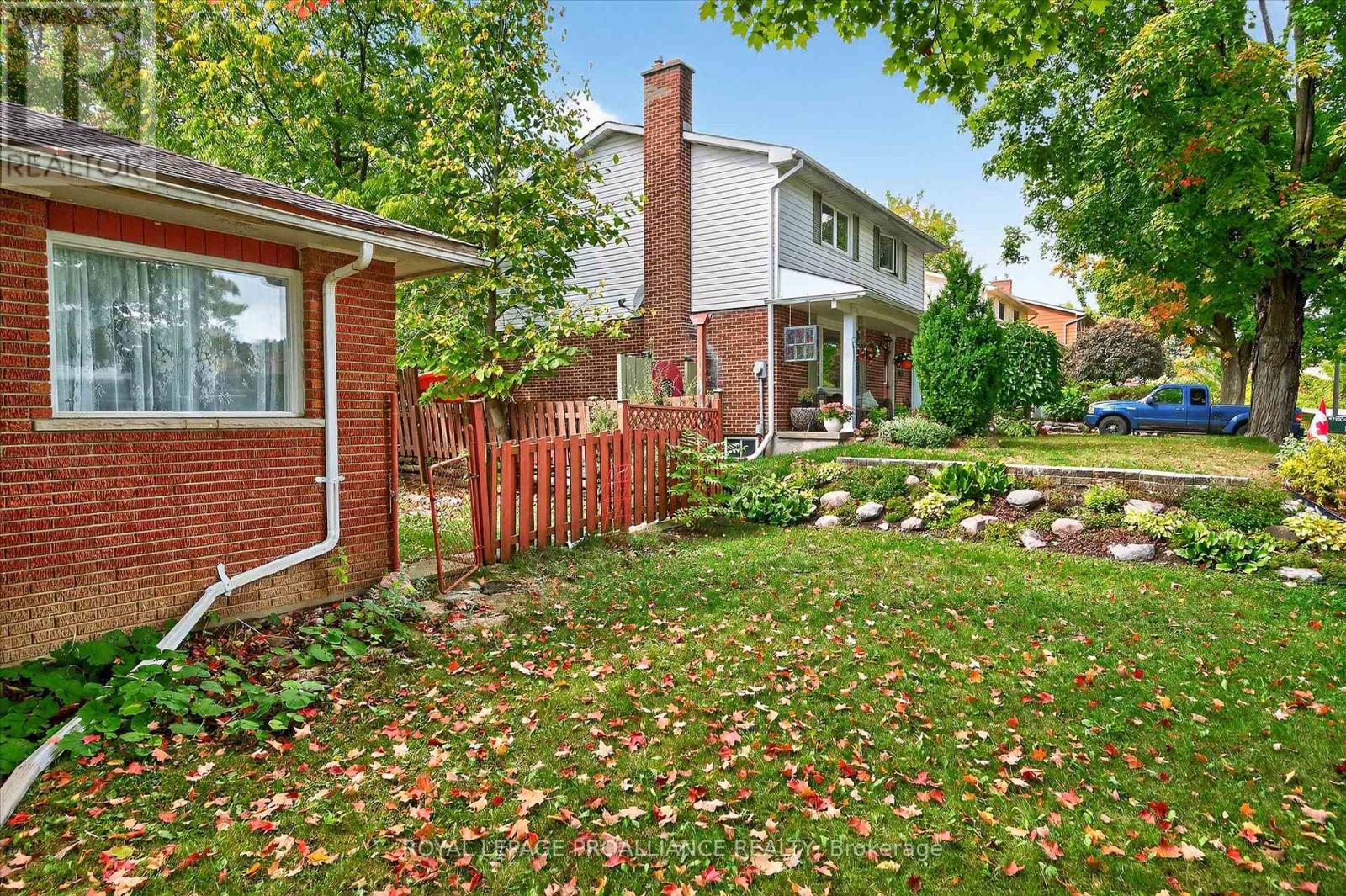 2 Seneca Road, Peterborough (Northcrest Ward 5), Ontario  K9H 6T9 - Photo 37 - X12431992