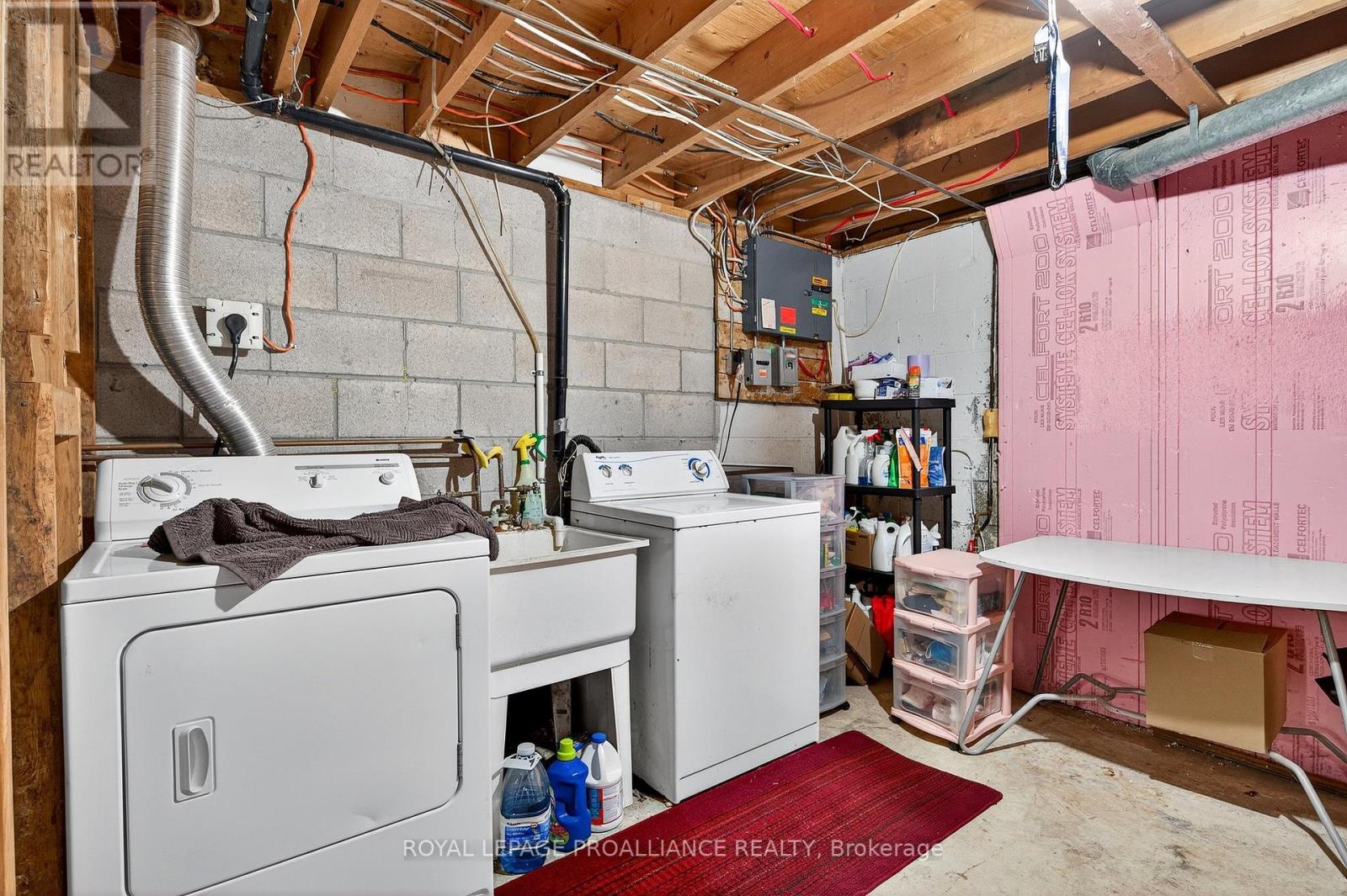 2 Seneca Road, Peterborough (Northcrest Ward 5), Ontario  K9H 6T9 - Photo 39 - X12431992