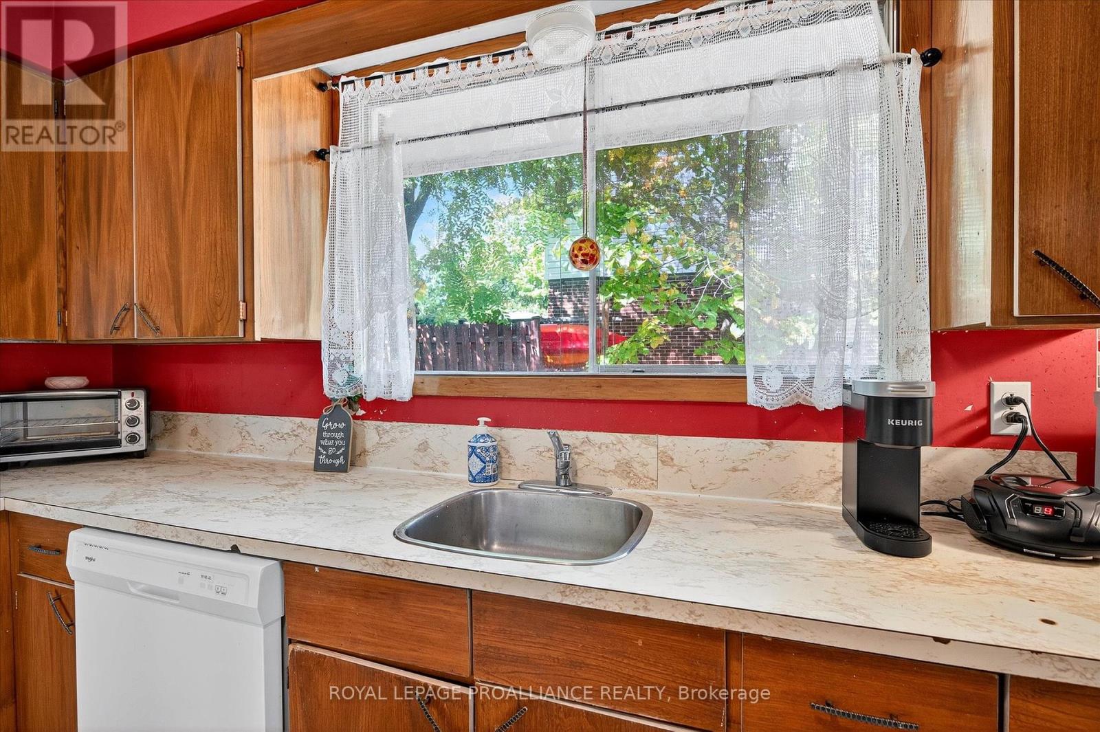 2 Seneca Road, Peterborough (Northcrest Ward 5), Ontario  K9H 6T9 - Photo 40 - X12431992