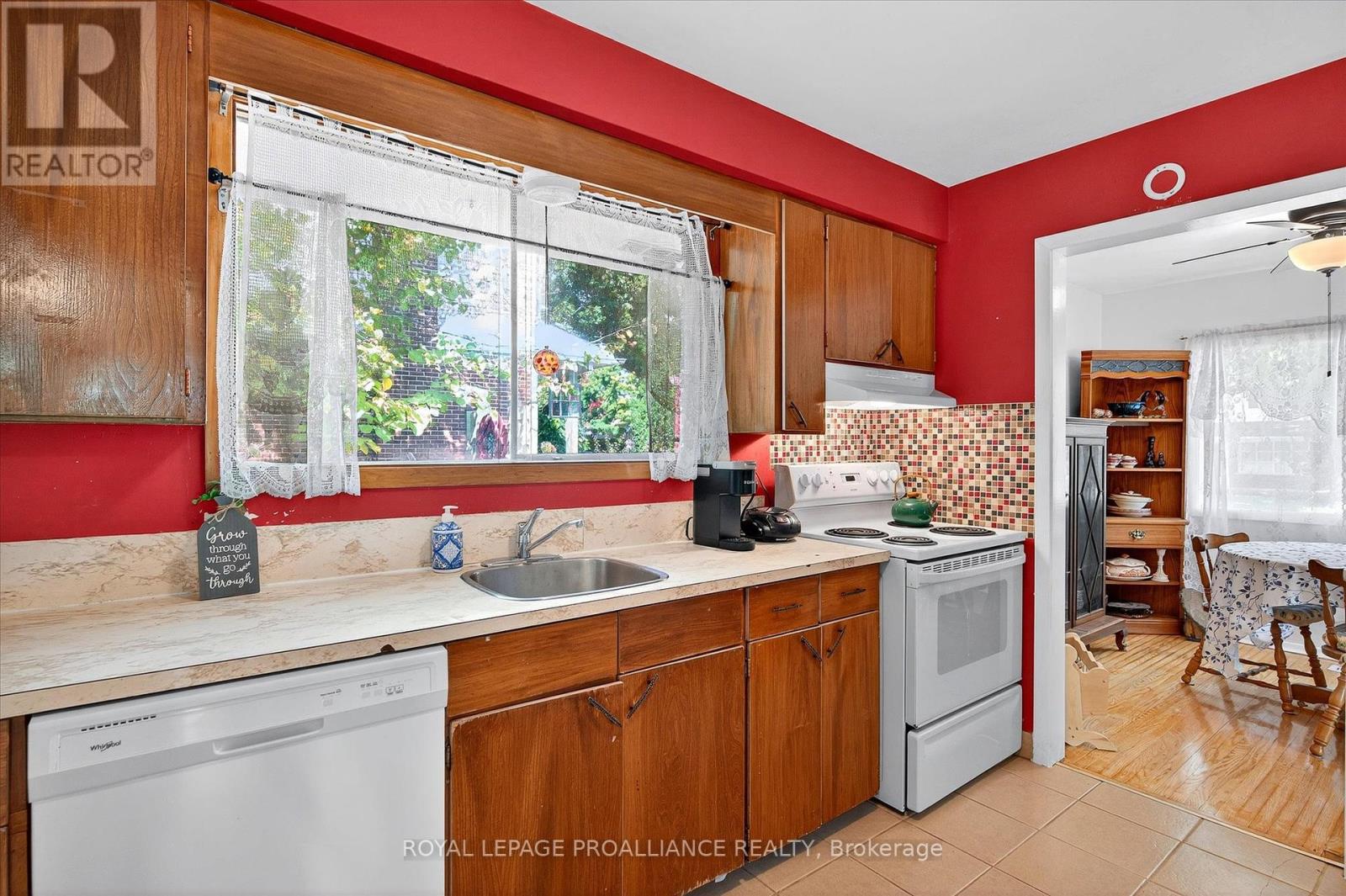 2 Seneca Road, Peterborough (Northcrest Ward 5), Ontario  K9H 6T9 - Photo 42 - X12431992
