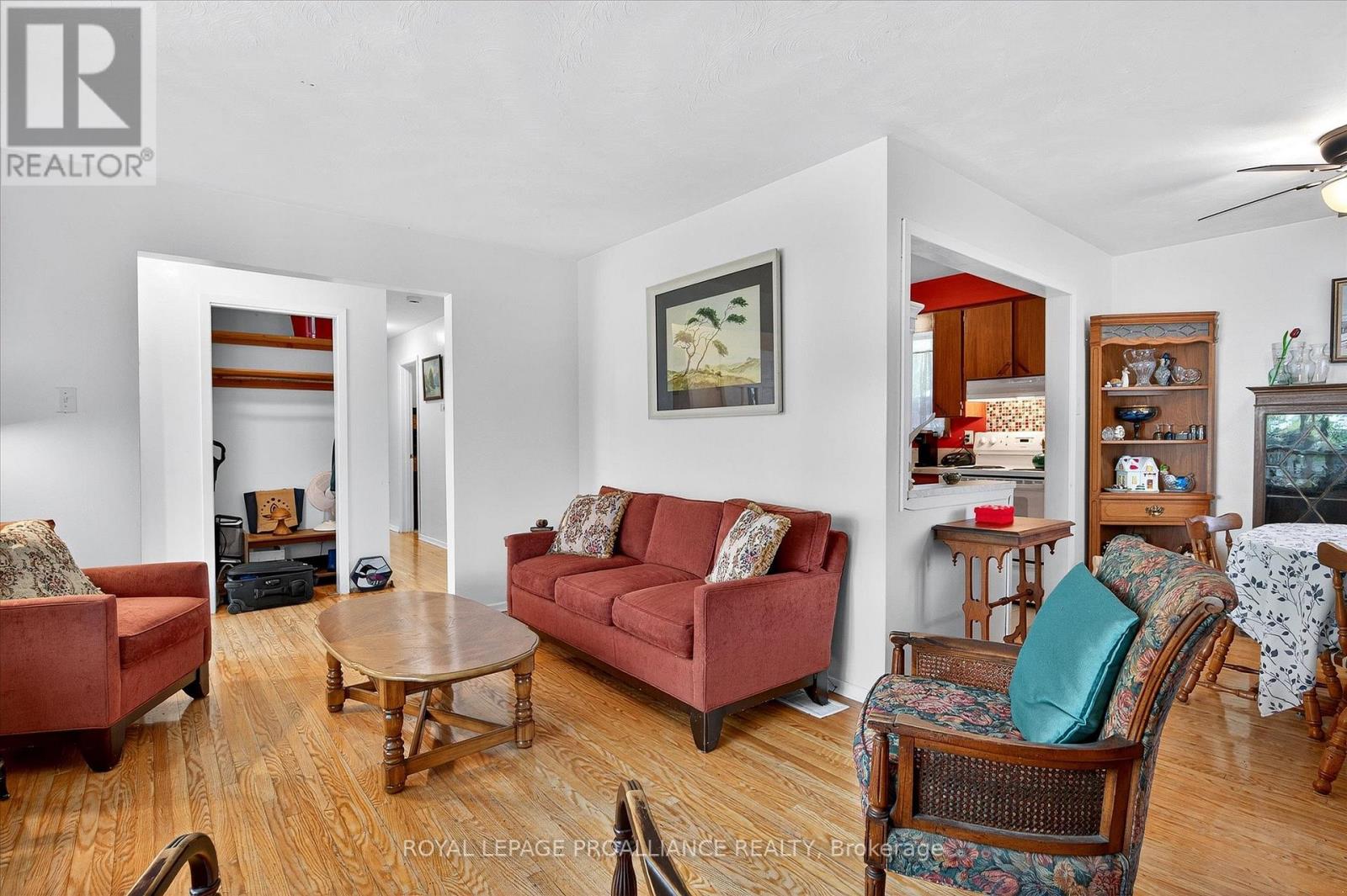 2 Seneca Road, Peterborough (Northcrest Ward 5), Ontario  K9H 6T9 - Photo 5 - X12431992
