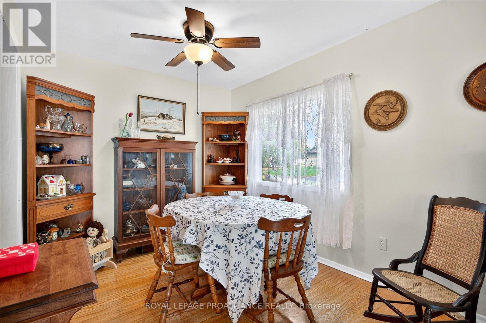 2 Seneca Road, Peterborough (Northcrest Ward 5), Ontario  K9H 6T9 - Photo 6 - X12431992