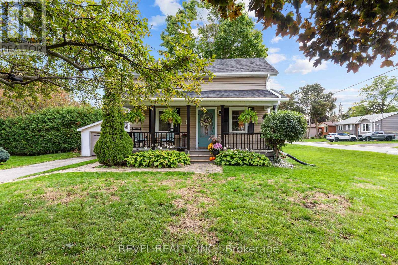 35 Glenelg Street E, Kawartha Lakes (Lindsay), Ontario  K9V 1Y9 - Photo 1 - X12432168