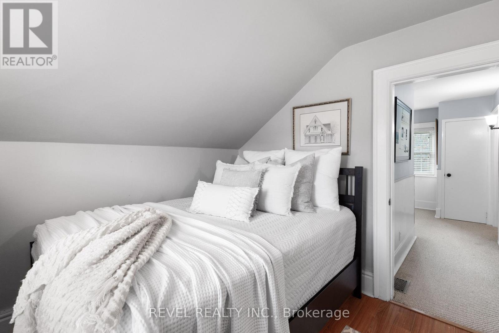 35 Glenelg Street E, Kawartha Lakes (Lindsay), Ontario  K9V 1Y9 - Photo 30 - X12432168