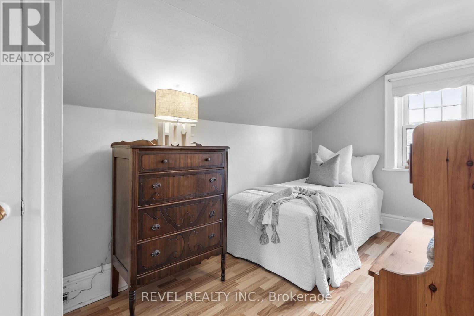 35 Glenelg Street E, Kawartha Lakes (Lindsay), Ontario  K9V 1Y9 - Photo 32 - X12432168