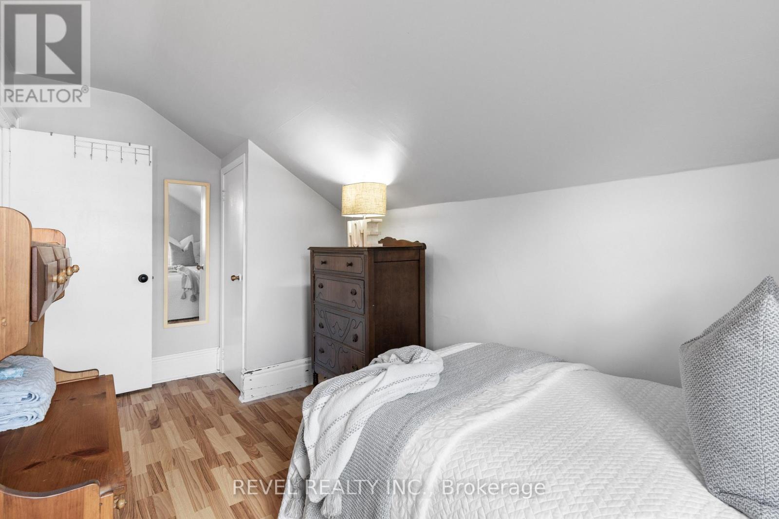 35 Glenelg Street E, Kawartha Lakes (Lindsay), Ontario  K9V 1Y9 - Photo 33 - X12432168