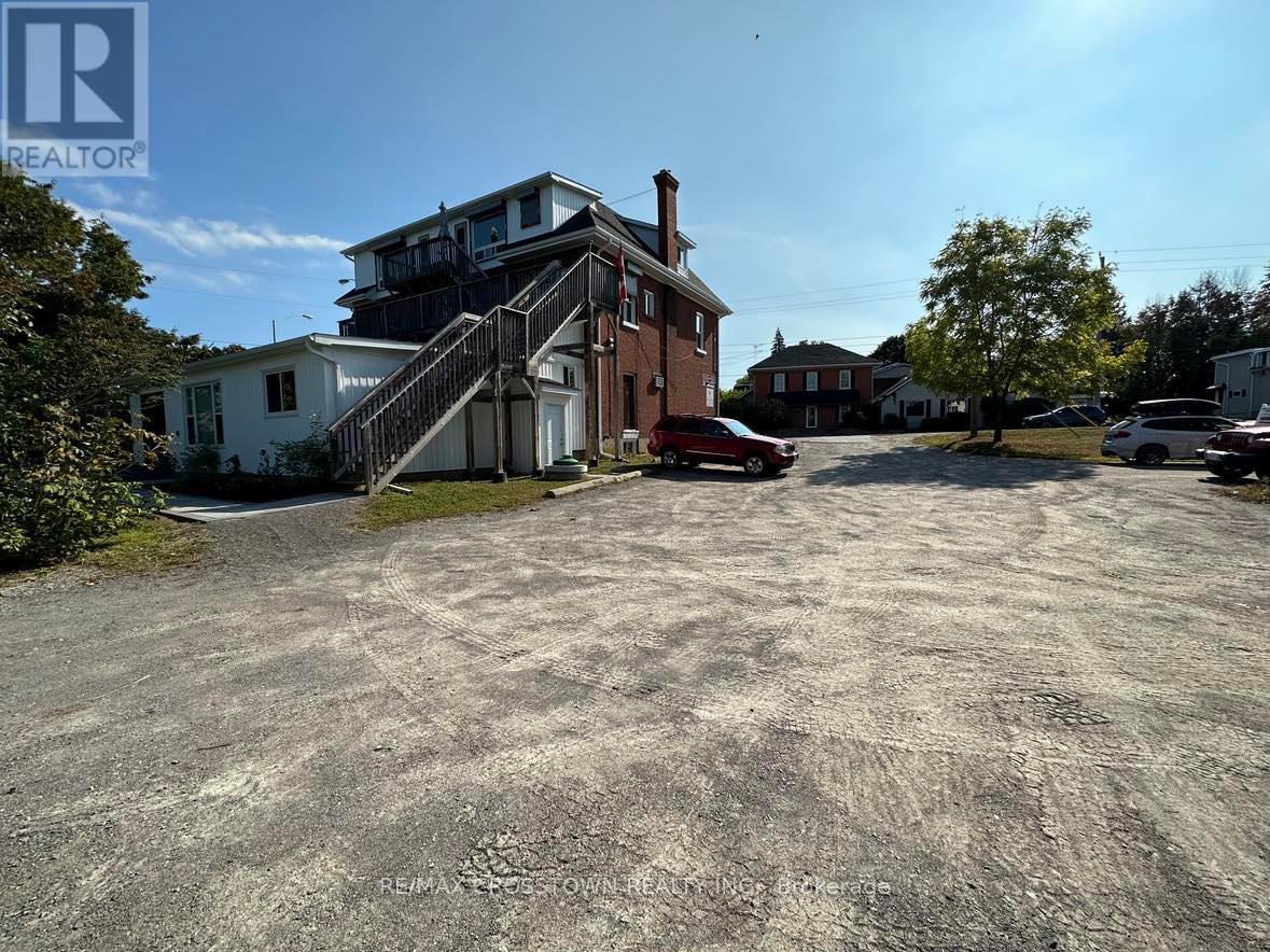 822 Ward Street, Selwyn, Ontario  K0L 1H0 - Photo 22 - X12432122