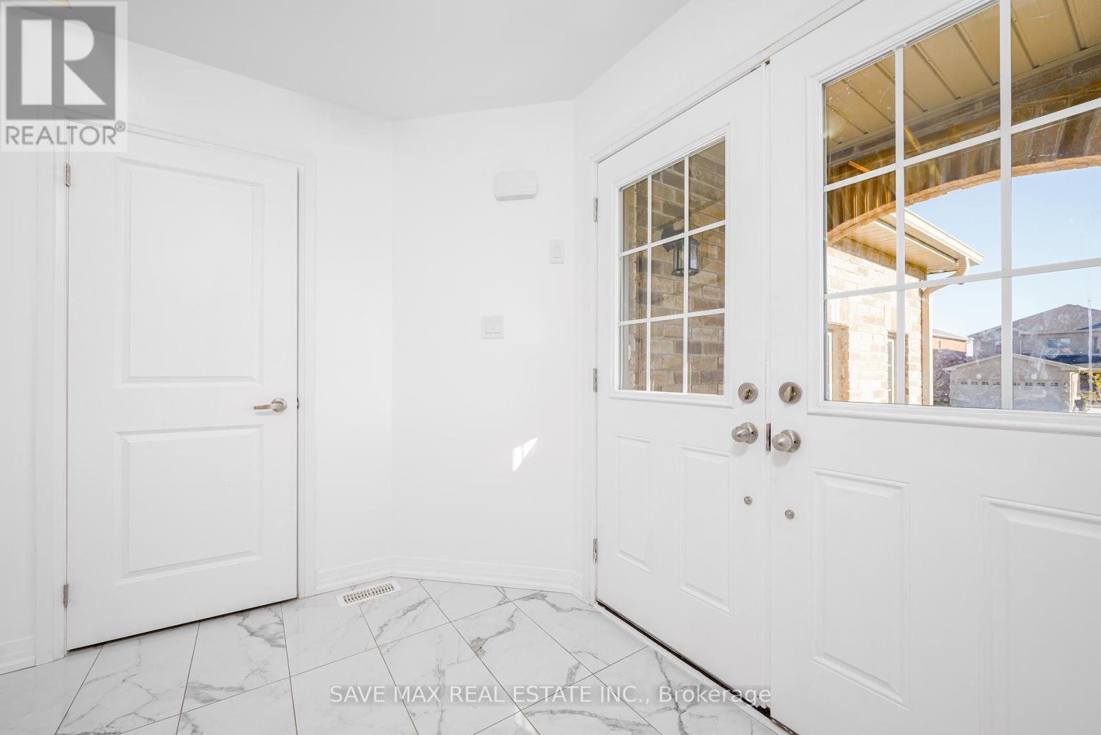 43 Carew Boulevard, Kawartha Lakes (Lindsay), Ontario  K9V 0P7 - Photo 17 - X12432424