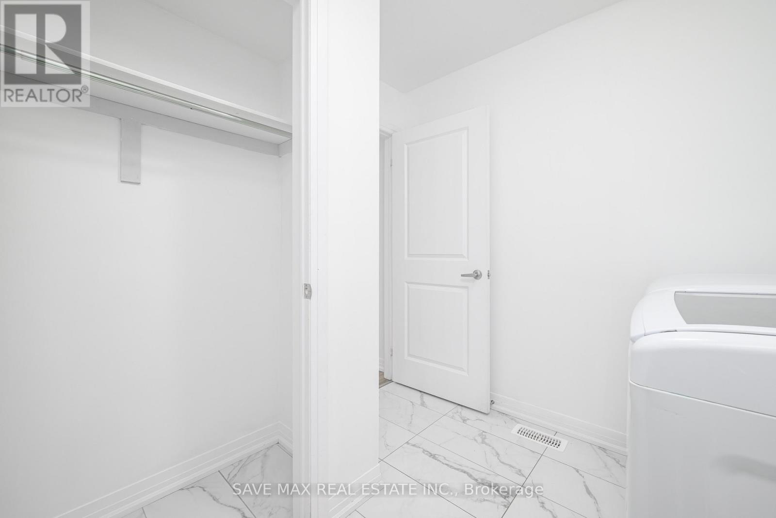 43 Carew Boulevard, Kawartha Lakes (Lindsay), Ontario  K9V 0P7 - Photo 38 - X12432424