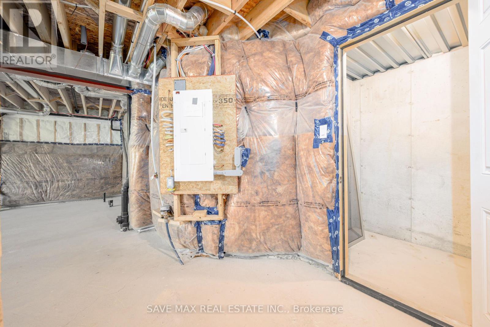 43 Carew Boulevard, Kawartha Lakes (Lindsay), Ontario  K9V 0P7 - Photo 40 - X12432424