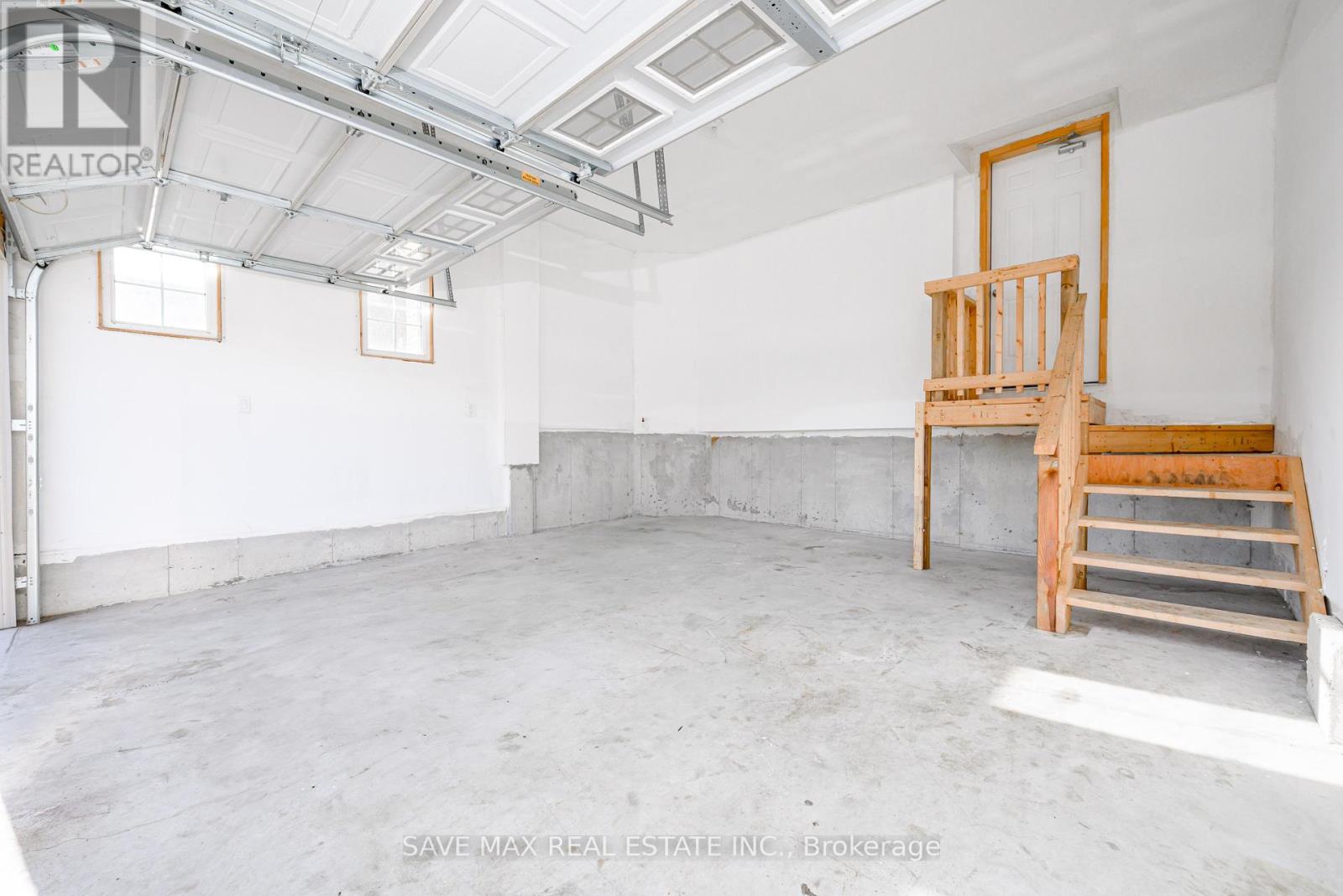 43 Carew Boulevard, Kawartha Lakes (Lindsay), Ontario  K9V 0P7 - Photo 43 - X12432424