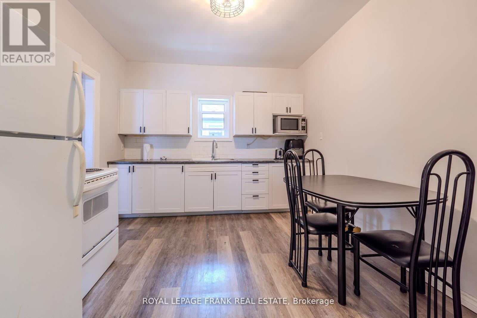 87 Durham Street W, Kawartha Lakes (Lindsay), Ontario  K9V 2P8 - Photo 7 - X12433049