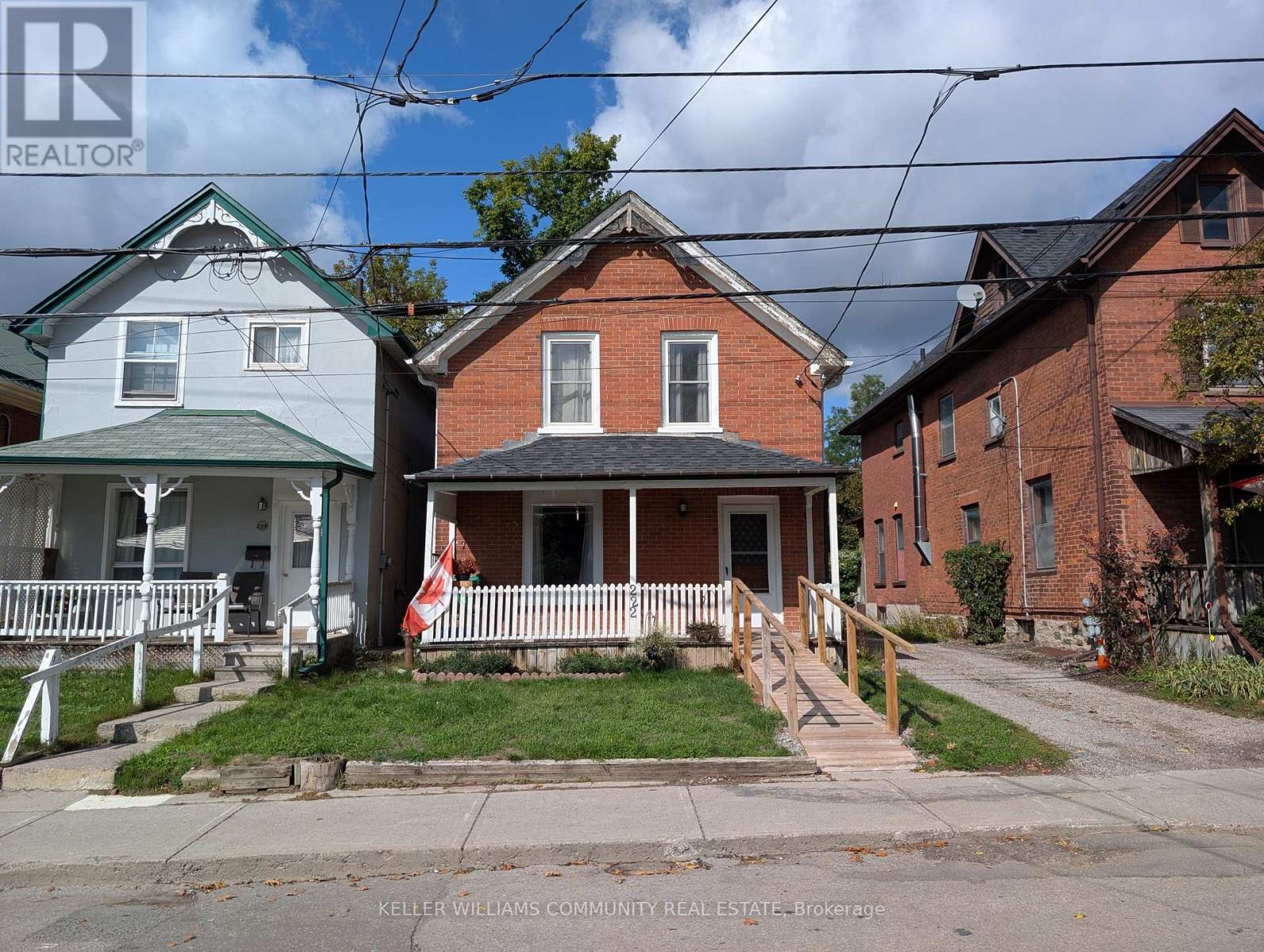 222 London Street, Peterborough (Town Ward 3), Ontario  K9H 2Y9 - Photo 1 - X12433866