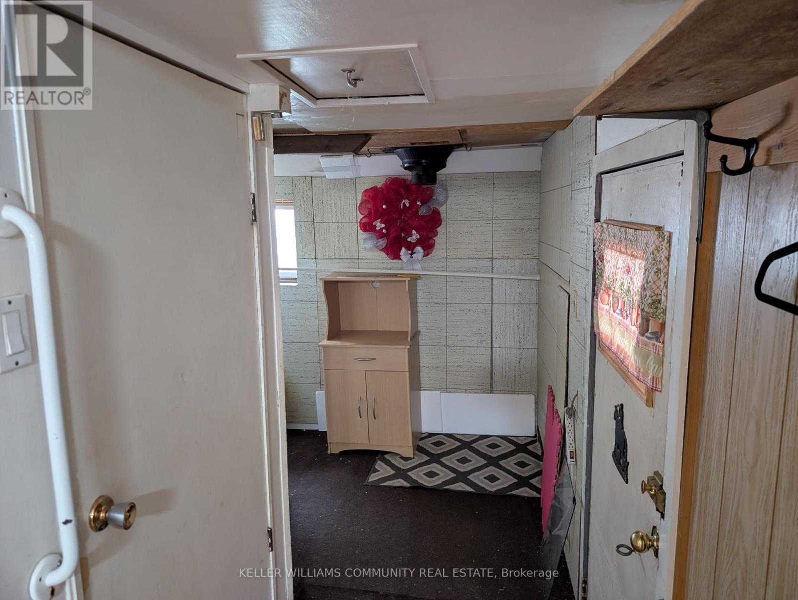 222 London Street, Peterborough (Town Ward 3), Ontario  K9H 2Y9 - Photo 17 - X12433866