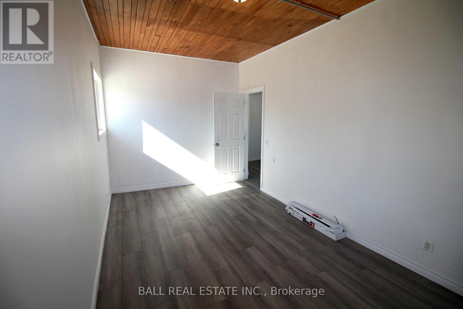 34 Hastings Street N, Bancroft (Bancroft Ward), Ontario  K0L 1C0 - Photo 17 - X12433911