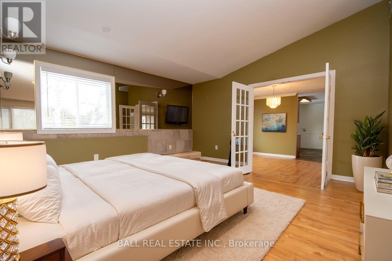 1684 Sherbrooke Street, Peterborough (Monaghan Ward 2), Ontario  K9J 6X4 - Photo 42 - X12434530