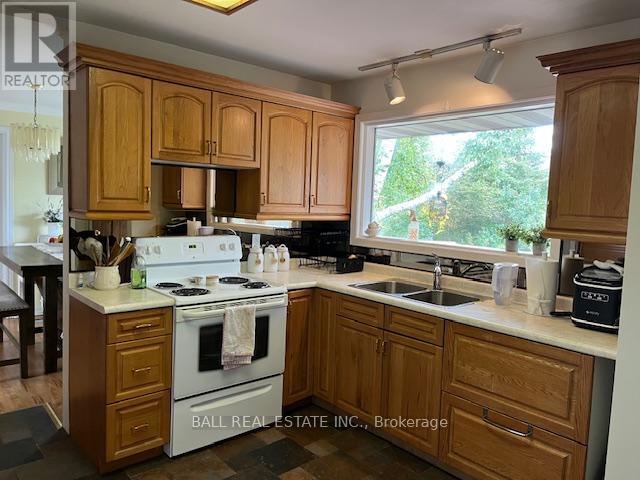 1684 Sherbrooke Street, Peterborough (Monaghan Ward 2), Ontario  K9J 6X4 - Photo 7 - X12434530