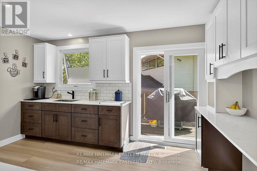 41 Parkview Drive, Peterborough (Northcrest Ward 5), Ontario  K9H 5M5 - Photo 11 - X12434575