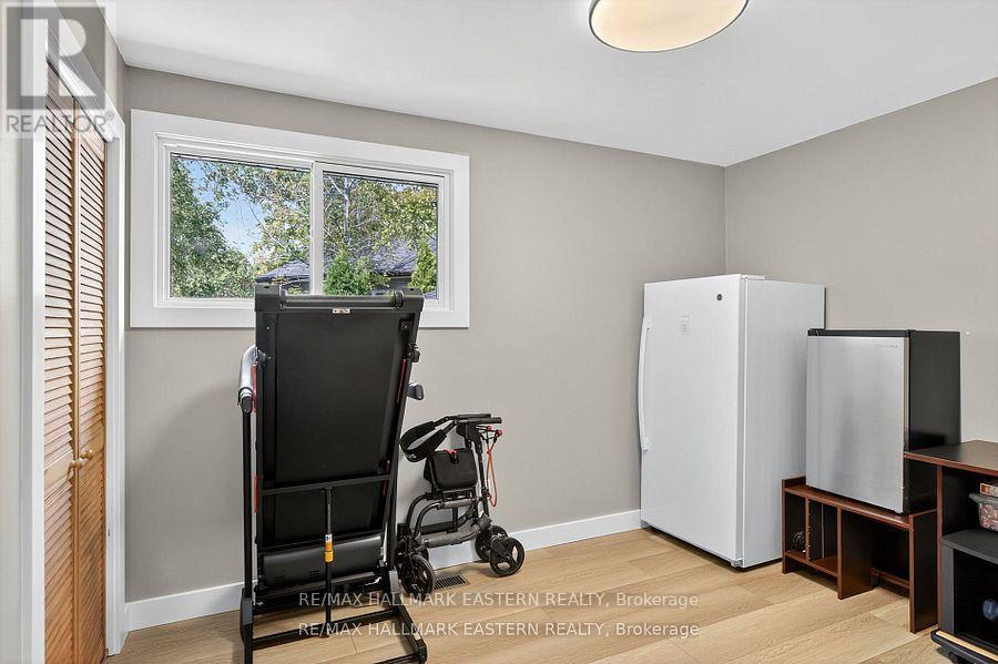 41 Parkview Drive, Peterborough (Northcrest Ward 5), Ontario  K9H 5M5 - Photo 17 - X12434575