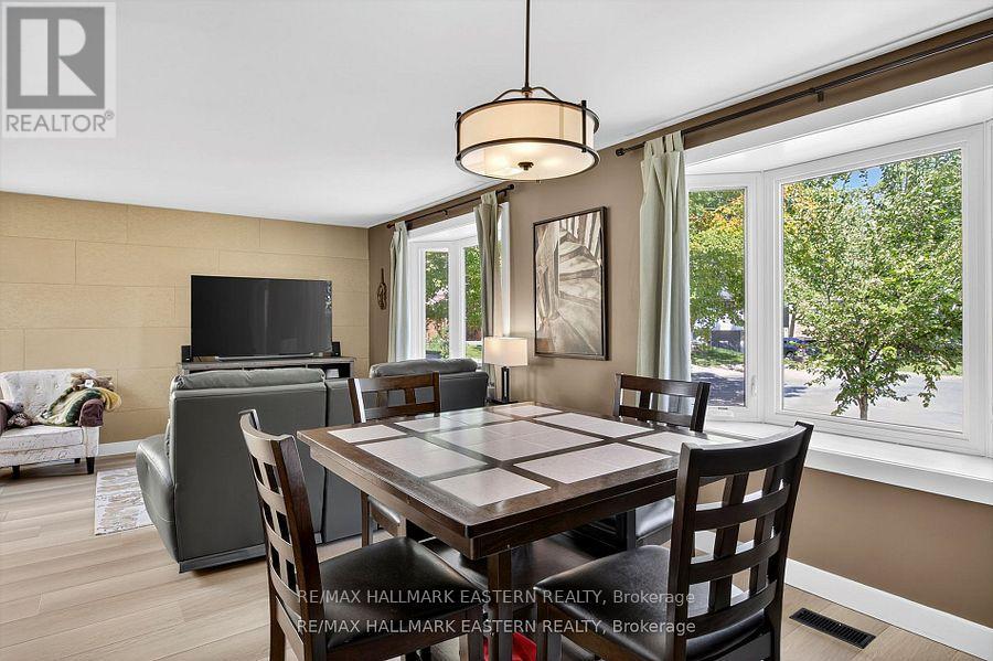 41 Parkview Drive, Peterborough (Northcrest Ward 5), Ontario  K9H 5M5 - Photo 9 - X12434575