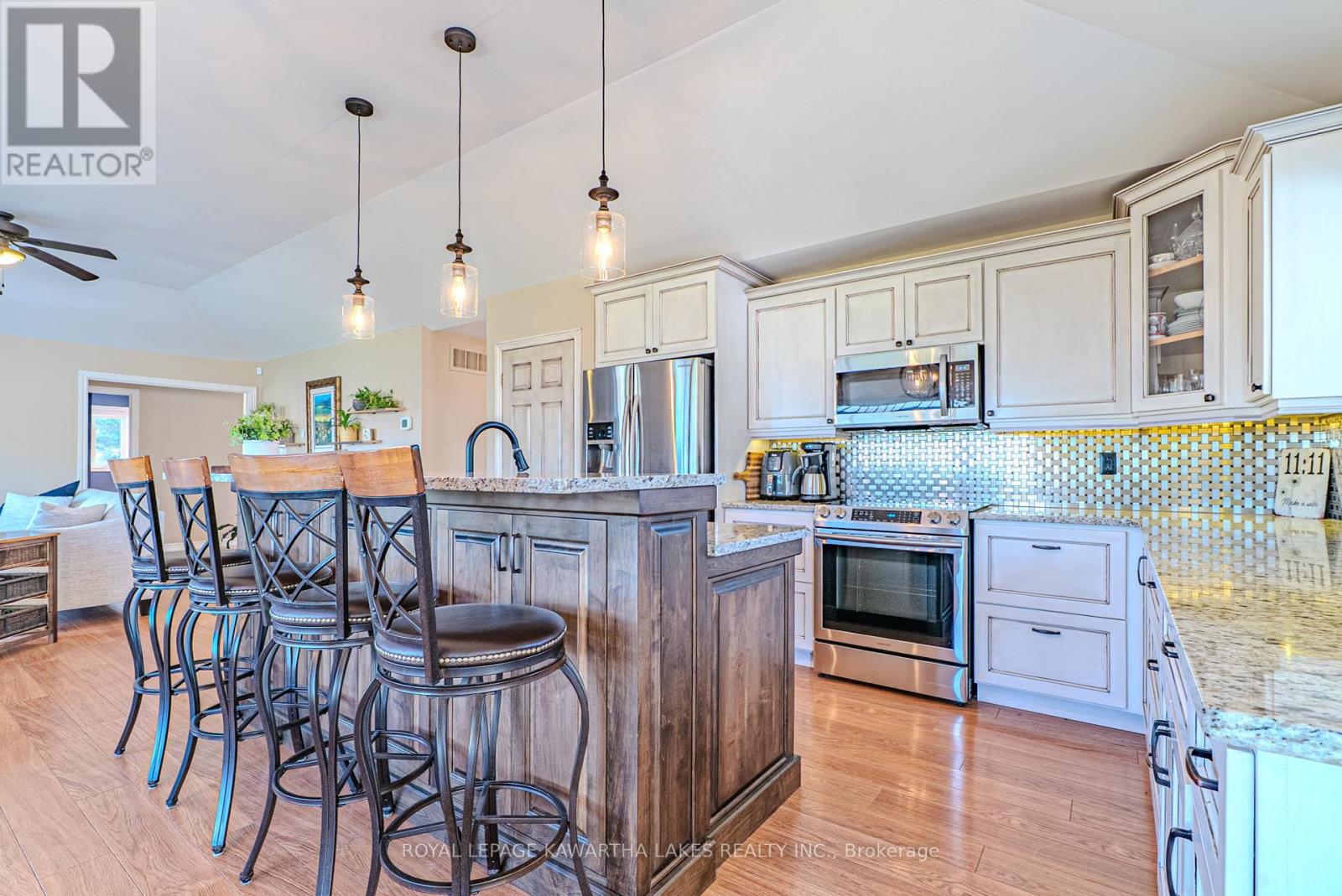 59 Weldon Road, Kawartha Lakes (Lindsay), Ontario  K9V 4R6 - Photo 15 - X12434592