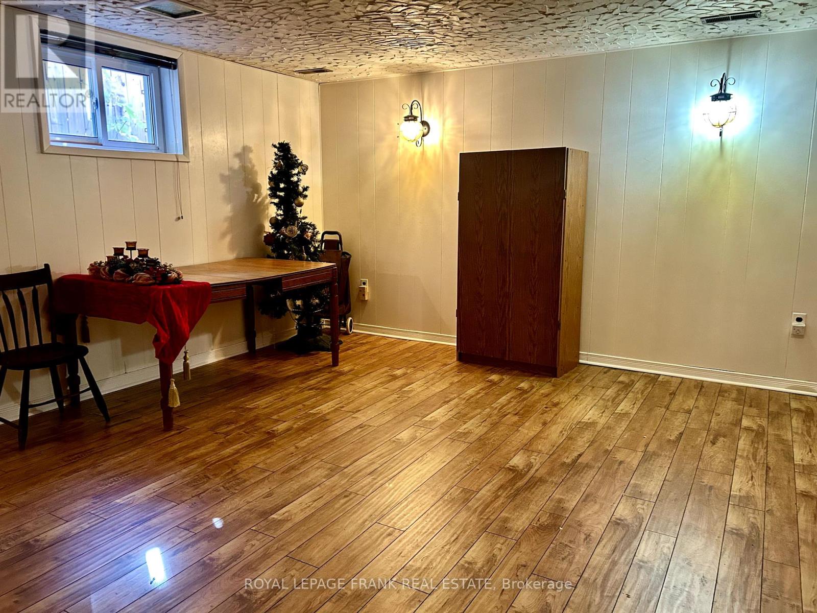 4 Peary Place, Peterborough (Northcrest Ward 5), Ontario  K9H 6Y5 - Photo 10 - X12434795