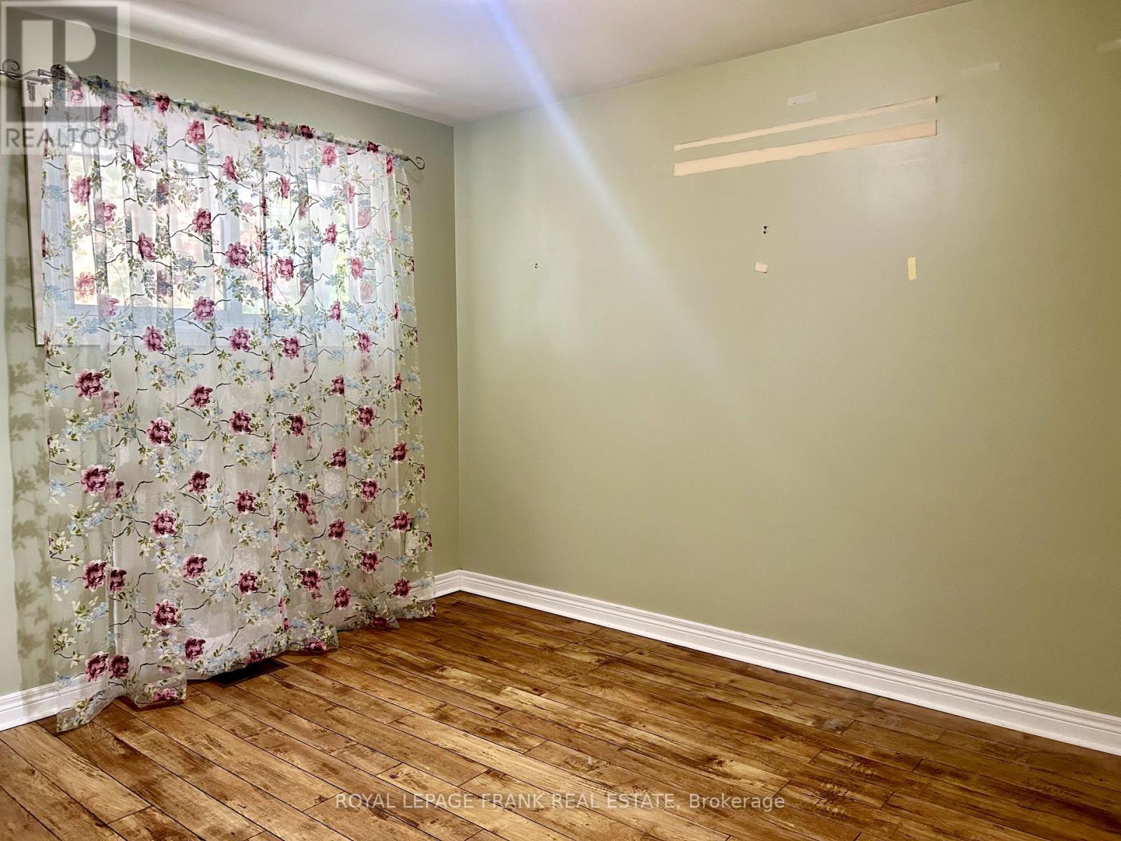4 Peary Place, Peterborough (Northcrest Ward 5), Ontario  K9H 6Y5 - Photo 17 - X12434795