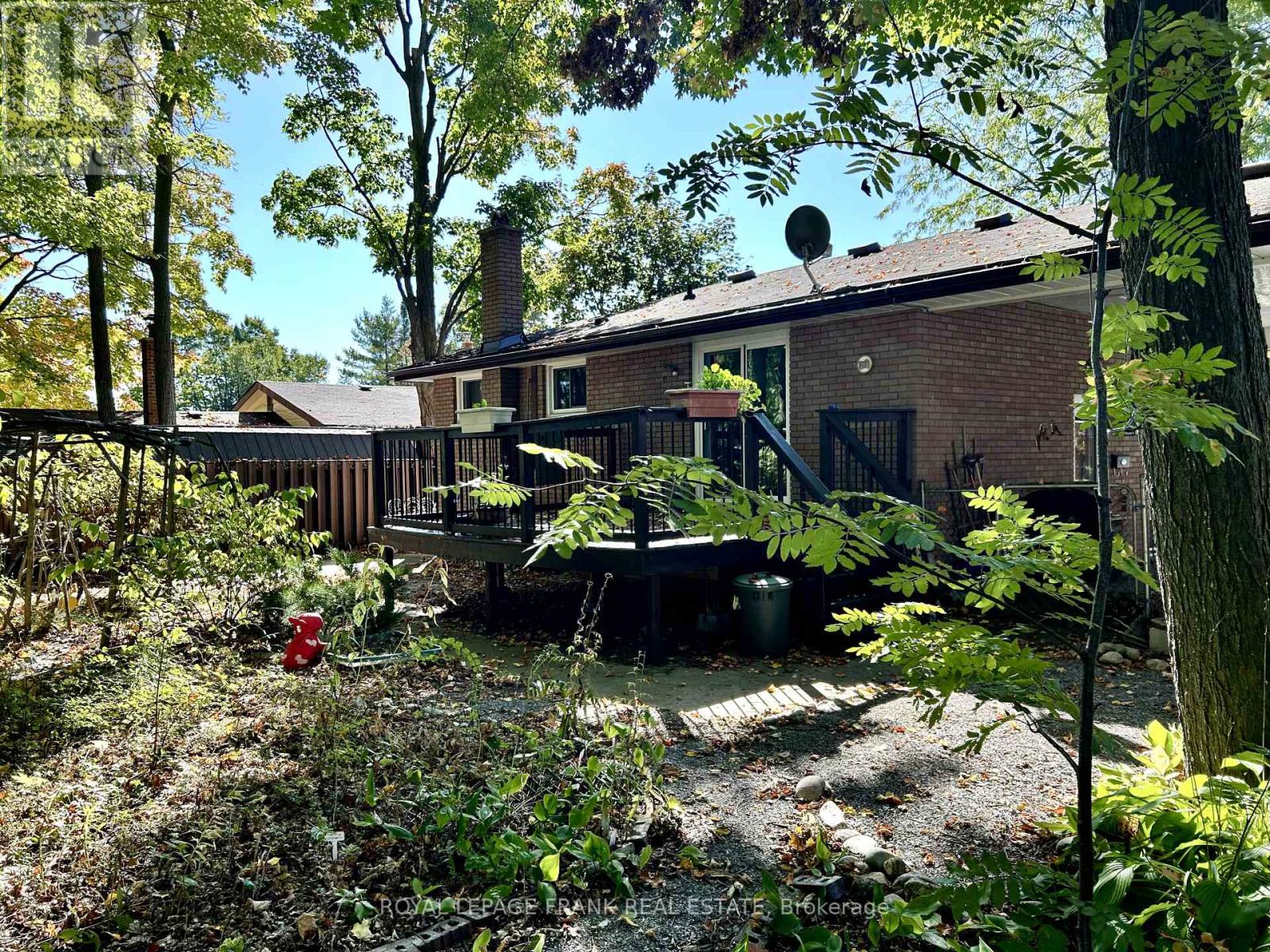 4 Peary Place, Peterborough (Northcrest Ward 5), Ontario  K9H 6Y5 - Photo 21 - X12434795