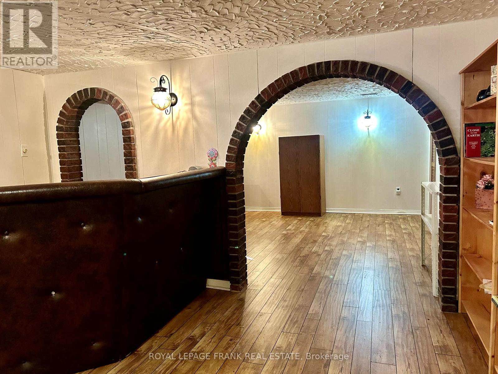 4 Peary Place, Peterborough (Northcrest Ward 5), Ontario  K9H 6Y5 - Photo 6 - X12434795